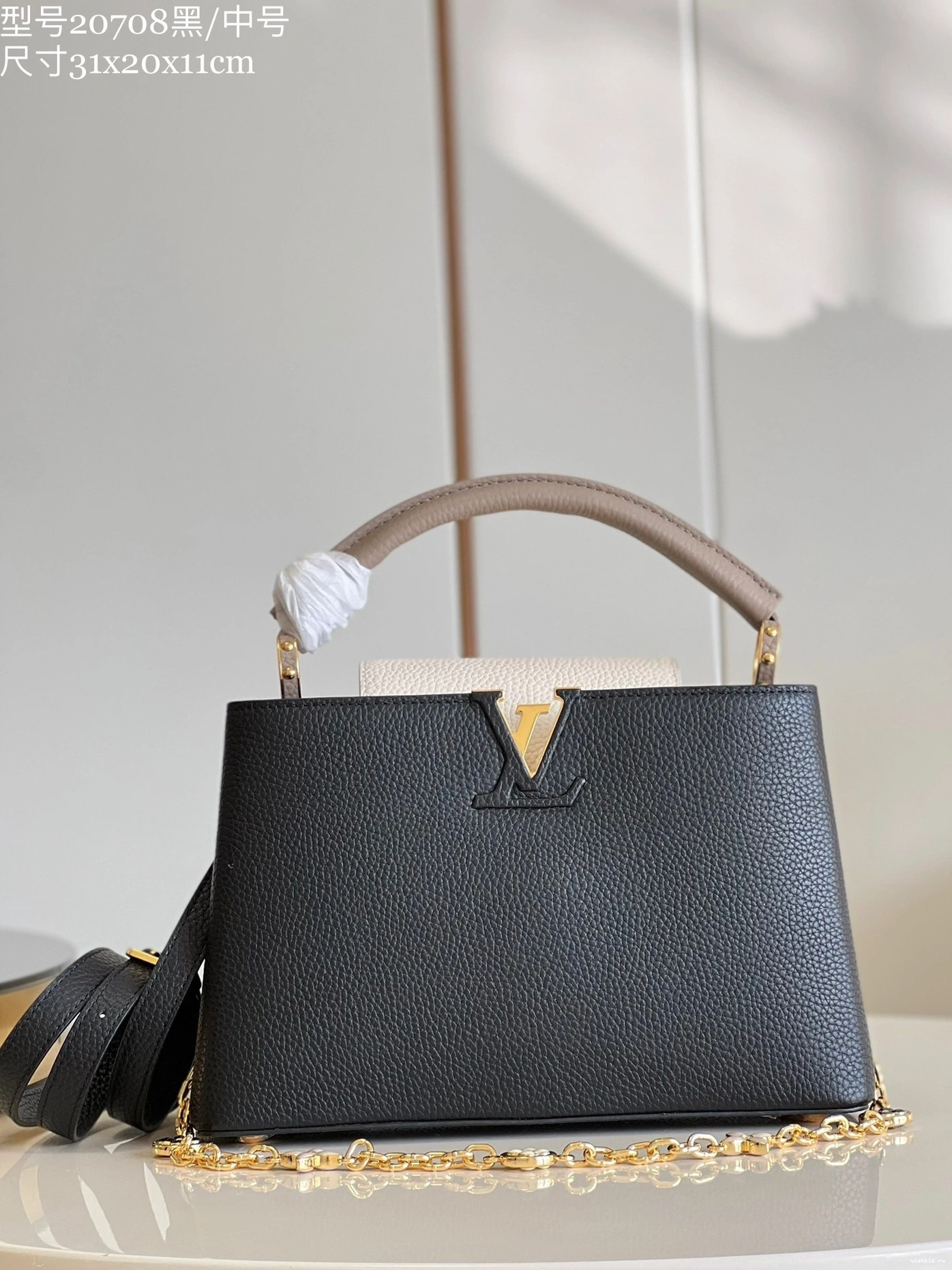 WIS LOUIS CAPUCINES MM VUITTON 0826